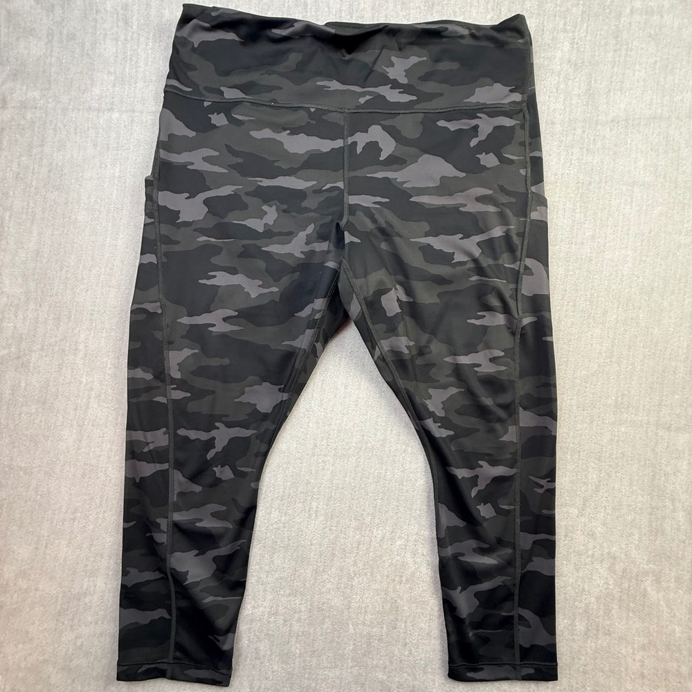 Athleta Ultimate Camo 7/8 Tight Gray Black Camouflage Leggings 2X 531773-00
